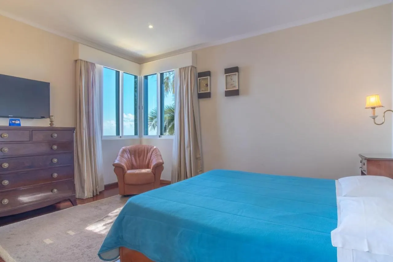 Villa Amelia In Falesia By The Sea Canico